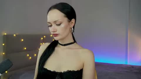 Snapshot of queenaliss chatting on 06.24.26 Your world and the universe Aliss online show from 06.24.26