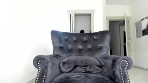 Queen Blaire online show from 10.09.25