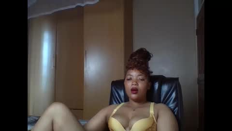 Queenbebony2 online show from 03.18.26