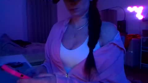 queenbee6269 online show from 01.13.26