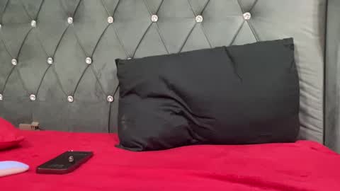 QUEEN online show from 01.11.25