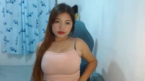 Snapshot of queenboba chatting on 12.02.24 queen online show from 12.02.24