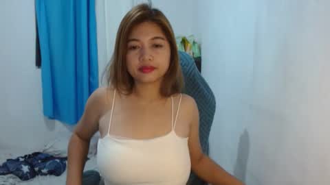Snapshot of queenboba chatting on 02.08.25 queen online show from 02.08.25