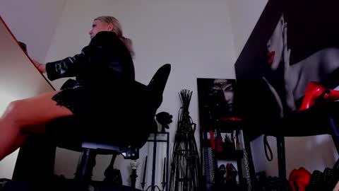 Misscatsnow online show from 02.02.26