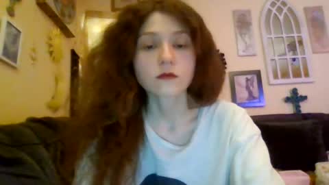Snapshot of queencrimsonlvx chatting on 07.21.26 queencrimsonlvx online show from 07.21.26
