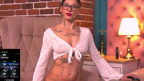 Snapshot of queendiabla chatting on 05.10.26 Diabla online show from 05.10.26