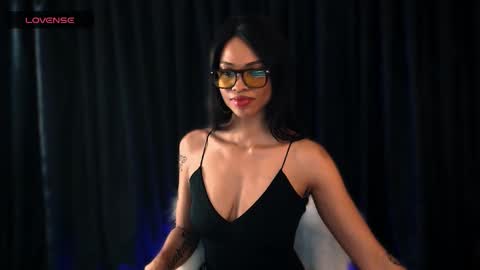 Sweet Goddess online show from 12.28.24