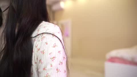 Snapshot of queenelia chatting on 03.20.26 Nelly INSTA queenelia online show from 03.20.26