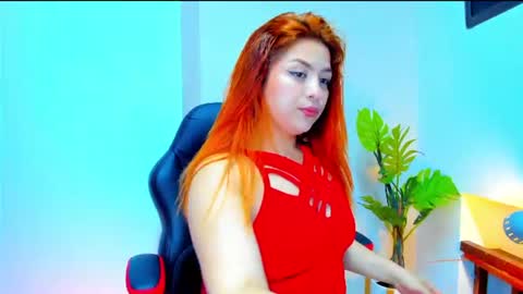 Snapshot of queengrett chatting on 07.24.26 Queen online show from 07.24.26