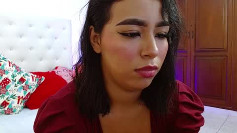 Maria Del Mar online show from 12.19.24