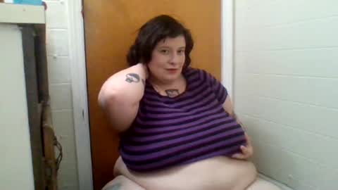 Snapshot of queenjezabel444 chatting on 01.22.25 QueenJezabel online show from 01.22.25