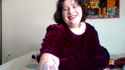 Snapshot of queenjezabel444 chatting on 02.11.25 QueenJezabel online show from 02.11.25