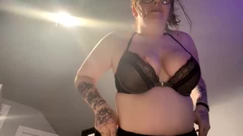 Snapshot of queenjmmannen18 chatting on 04.06.26 queenjmmannen18 online show from 04.06.26