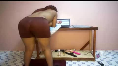 Nina online show from 02.23.25