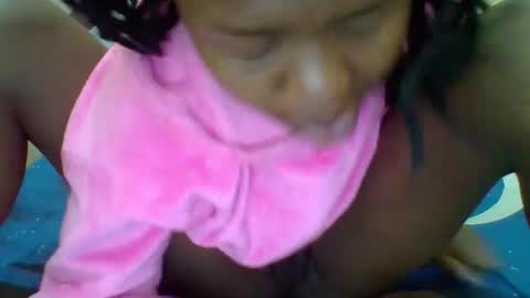 Snapshot of queenleona61 chatting on 10.10.25 queenleona61 online show from 10.10.25