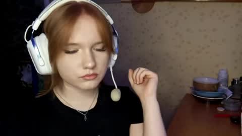 Snapshot of queenmangiamele chatting on 03.18.26 Bella online show from 03.18.26