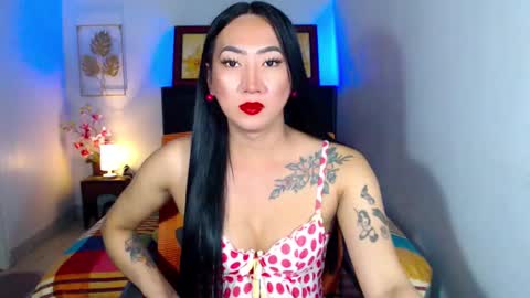 QUEEN online show from 02.04.25