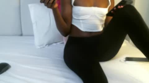 Snapshot of queenninaa chatting on 07.19.26 queenninaa online show from 07.19.26