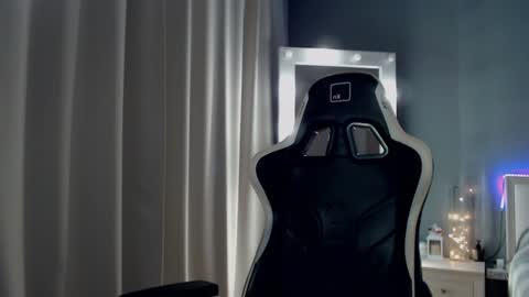 Snapshot of queensy_sins_x chatting on 12.06.24 Queensy online show from 12.06.24