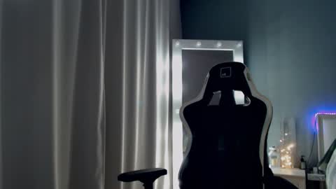 Snapshot of queensy_sins_x chatting on 02.08.25 Queensy online show from 02.08.25