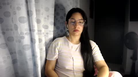 Paola online show from 06.12.26