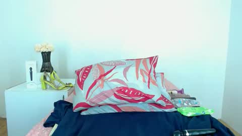 QUEENxJESSI online show from 09.25.25