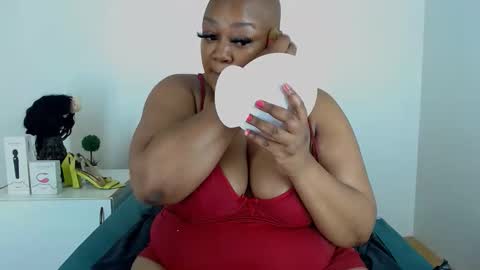 QUEENxJESSI online show from 10.26.25