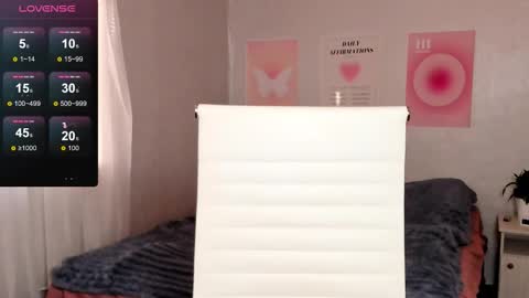 Snapshot of queitsharm_ chatting on 02.04.26 Anna online show from 02.04.26