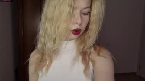 Snapshot of quennabrucker chatting on 05.13.26 Tate online show from 05.13.26