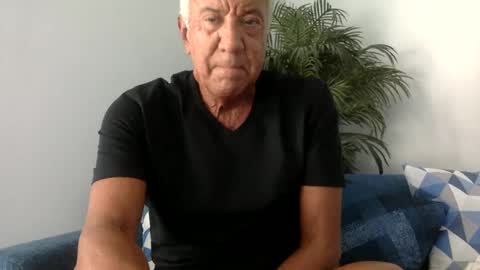 Snapshot of quest_one chatting on 01.25.25 Jim online show from 01.25.25