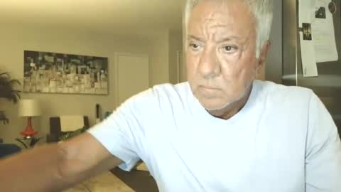 Snapshot of quest_one chatting on 10.02.25 Jim online show from 10.02.25