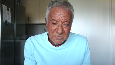 Snapshot of quest_one chatting on 10.04.25 Jim online show from 10.04.25