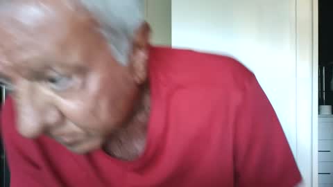 Snapshot of quest_one chatting on 10.05.25 Jim online show from 10.05.25