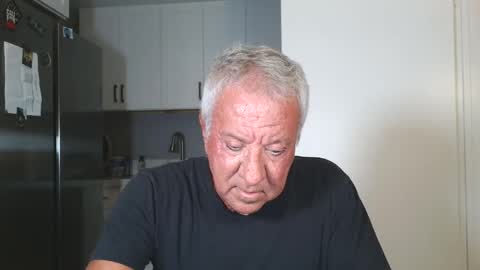 Snapshot of quest_one chatting on 10.07.25 Jim online show from 10.07.25