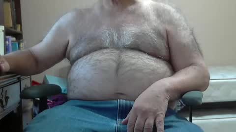 Snapshot of quietnshy2 chatting on 11.23.25 quietnshy2 online show from 11.23.25