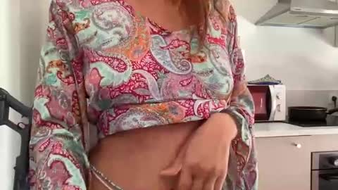 Snapshot of quinnyelena chatting on 06.19.26 Quinnyelena online show from 06.19.26