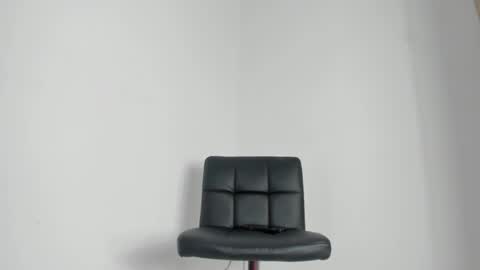 Snapshot of quuen_valery chatting on 02.24.26 quuen_valery online show from 02.24.26