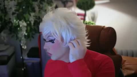 Snapshot of qweenviva chatting on 01.07.26 ViVaLuvLicious online show from 01.07.26