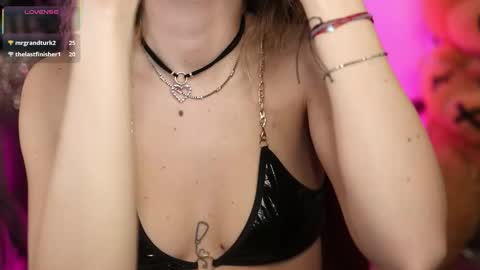 Nova Hollis online show from 03.14.26