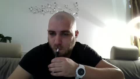 Snapshot of r0bila chatting on 03.06.25 R0bila online show from 03.06.25