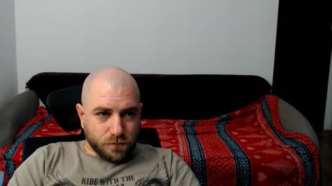 Snapshot of r0bila chatting on 10.20.25 R0bila online show from 10.20.25