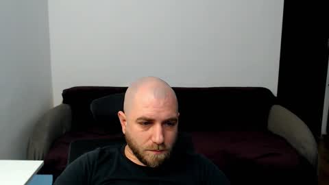 Snapshot of r0bila chatting on 11.15.25 R0bila online show from 11.15.25