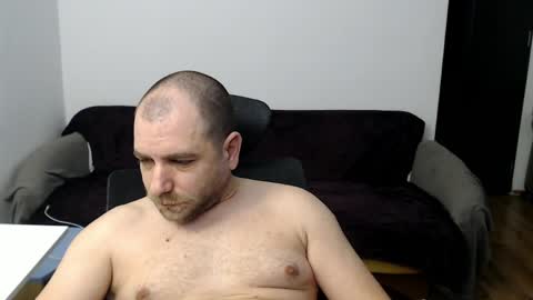 Snapshot of r0bila chatting on 04.07.26 R0bila online show from 04.07.26