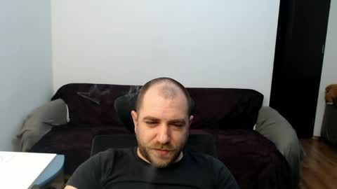 Snapshot of r0bila chatting on 04.08.26 R0bila online show from 04.08.26