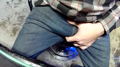 Snapshot of r27822204 chatting on 11.15.25 r2424 online show from 11.15.25