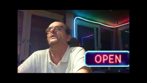 Snapshot of r_2d2_ chatting on 02.28.25 dj mike online show from 02.28.25