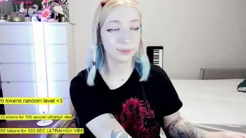 Snapshot of raaaaaaawr chatting on 05.21.26 - online show from 05.21.26