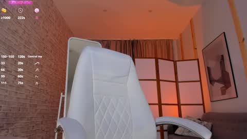 Snapshot of rachel_kelly chatting on 02.22.25 Rachel Kelly online show from 02.22.25