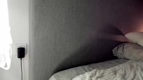 Sherryl online show from 11.04.25