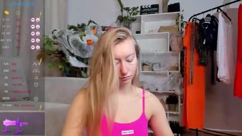 Snapshot of rachel_rut chatting on 10.29.25 Rachel online show from 10.29.25